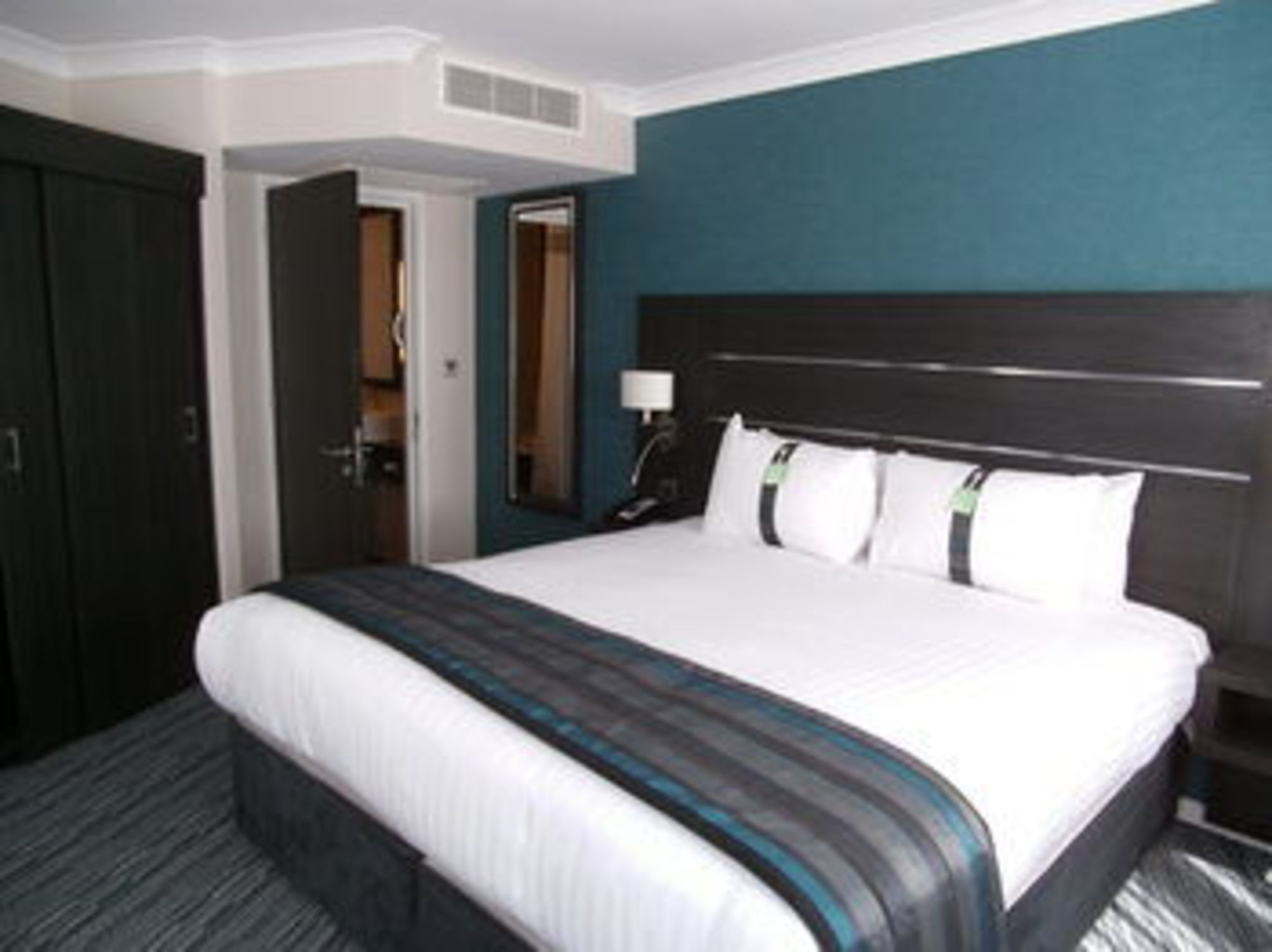 Bari - Londra, Aeroporto di London Gatwick - Holiday Inn London Gatwick - Worth
Bari - Londra, Aeroporto di London Gatwick - Holiday Inn London Gatwick - Worth