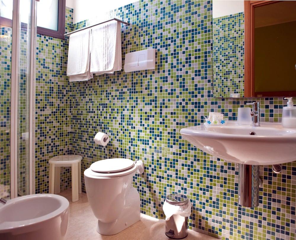 Milano - Rilievo - Le Saline Hotel
Milano - Rilievo - Le Saline Hotel