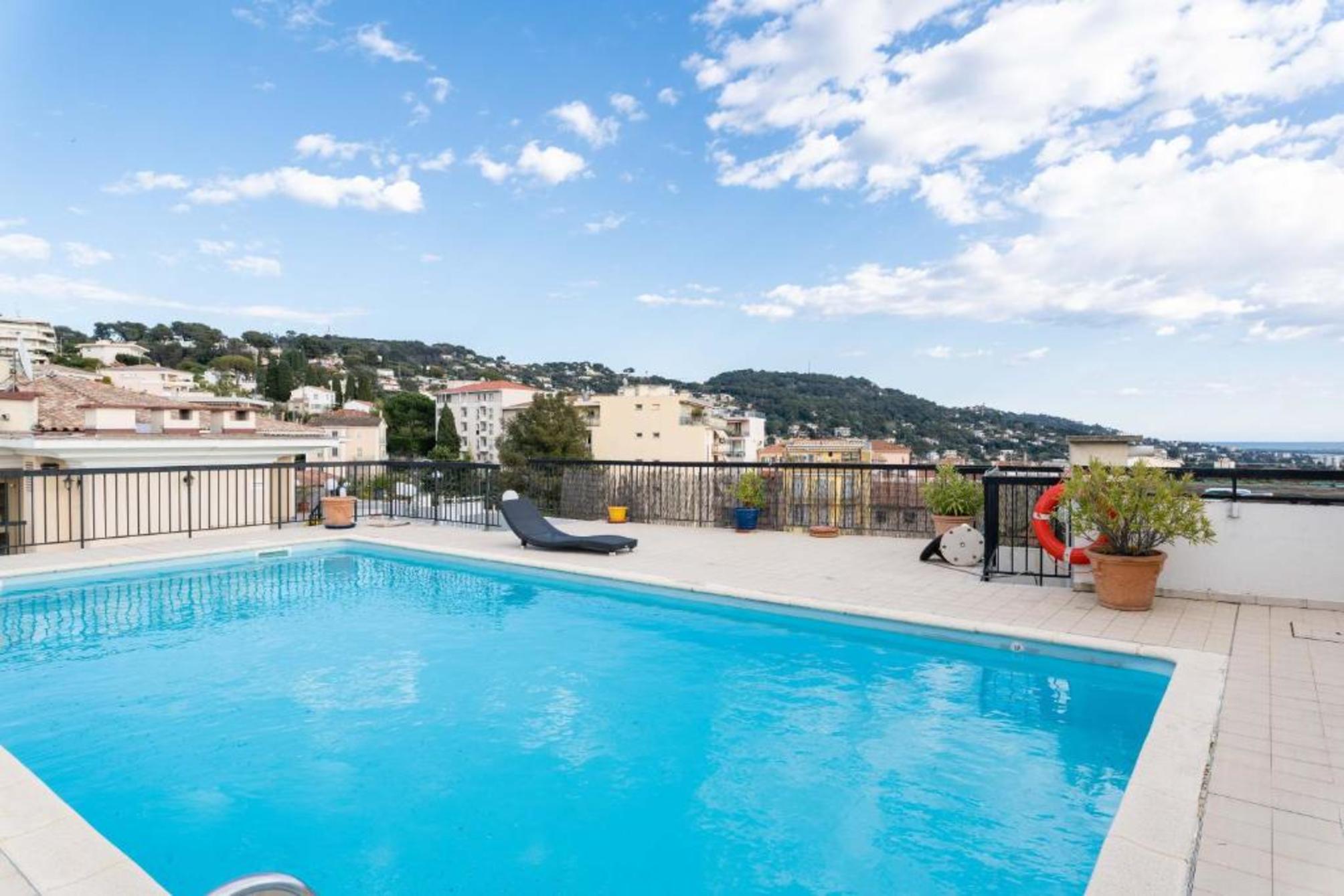 Napoli - Costa Azzurra, Mare Francia - Adonis Cannes - Hôtel Thomas
Napoli - Costa Azzurra, Mare Francia - Adonis Cannes - Hôtel Thomas