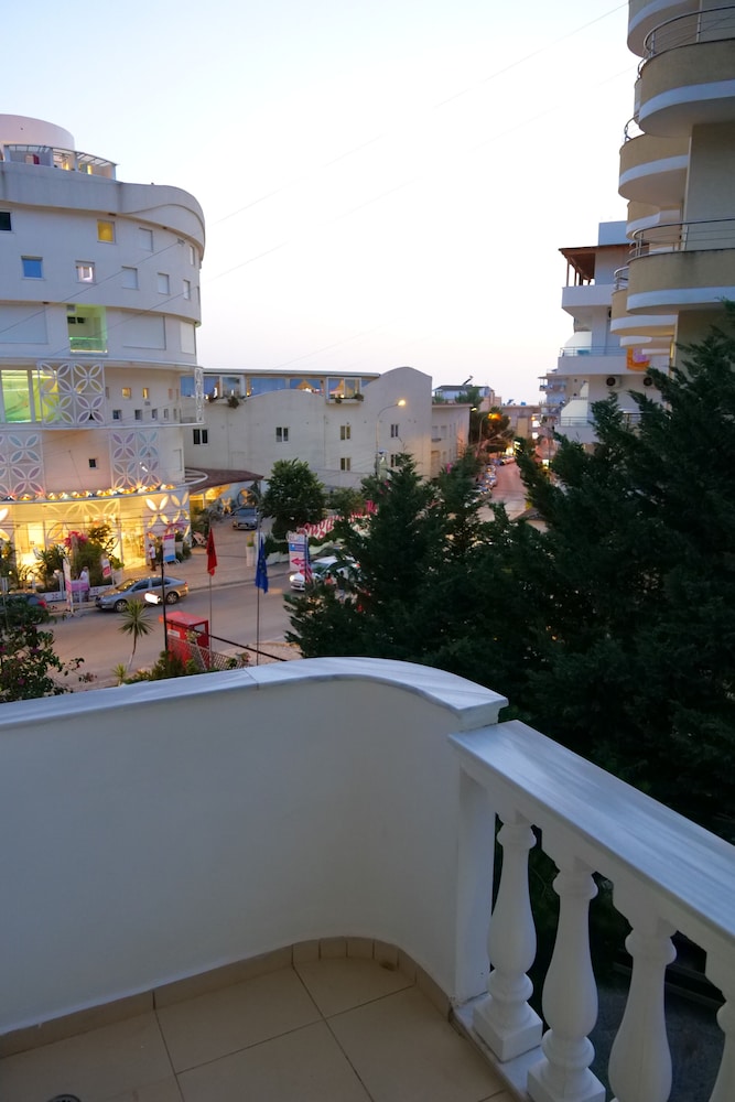 Bari - Sarandë - Hotel Rixhi
Bari - Sarandë - Hotel Rixhi