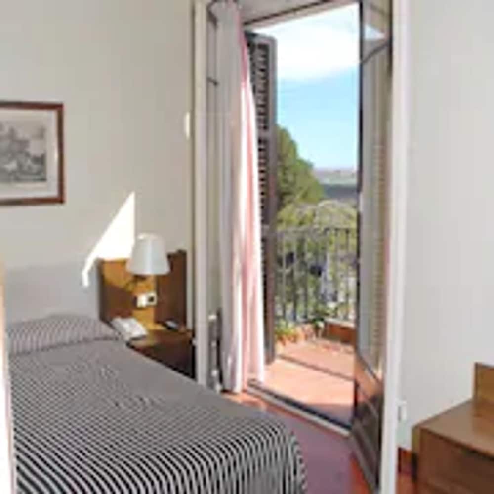 Alghero - Aeroporto di Barcellona - El Prat de Llobregat - Hotel El Castell
Alghero - Aeroporto di Barcellona - El Prat de Llobregat - Hotel El Castell
