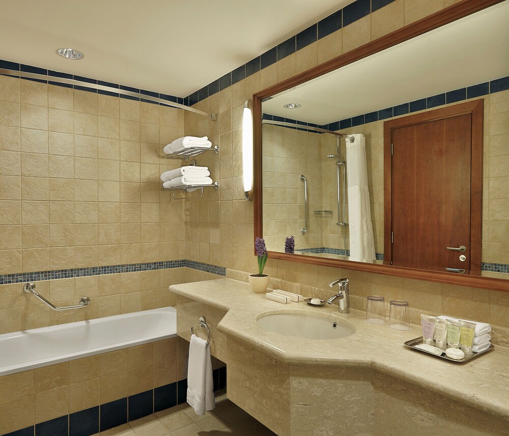 Cagliari - Sowayma - Crowne Plaza Jordan - Dead Sea Resort & Spa
Cagliari - Sowayma - Crowne Plaza Jordan - Dead Sea Resort & Spa