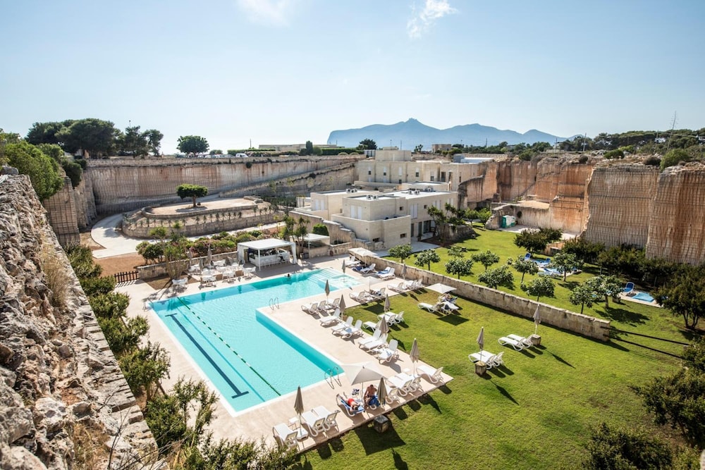 Brindisi - Sicilia Ovest - Palermo, Cefalù,Trapani, San Vito, Mare Italia - Cave Bianche Hotel
Brindisi - Sicilia Ovest - Palermo, Cefalù,Trapani, San Vito, Mare Italia - Cave Bianche Hotel