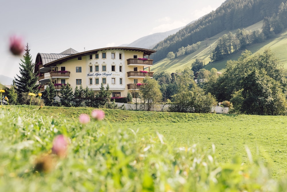 Roma - Valle Aurina, Montagna Italia - Wellness Refugium & Resort Hotel Alpin Royal - Small Luxury Hotels of the World
Roma - Valle Aurina, Montagna Italia - Wellness Refugium & Resort Hotel Alpin Royal - Small Luxury Hotels of the World
