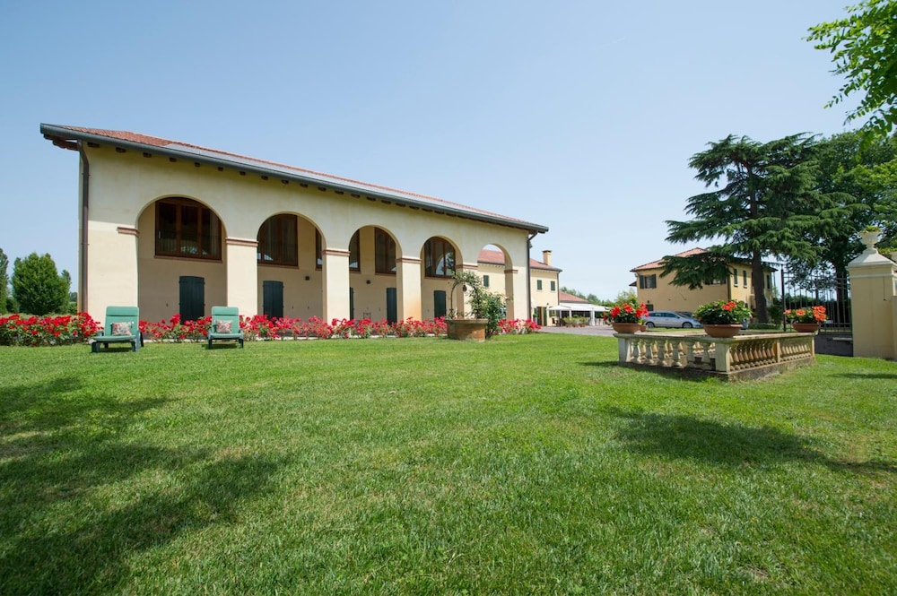 Lamezia Terme - Venezia, Aeroporto Marco Polo - Hotel Venice Resort Airport
Lamezia Terme - Venezia, Aeroporto Marco Polo - Hotel Venice Resort Airport