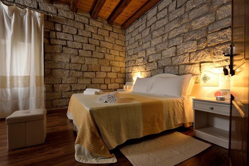 Pisa - Sardegna Sud - Cagliari, Villasiumius, Costa Rei, Pula, Mare Italia - Hotel Antica Posada
Pisa - Sardegna Sud - Cagliari, Villasiumius, Costa Rei, Pula, Mare Italia - Hotel Antica Posada