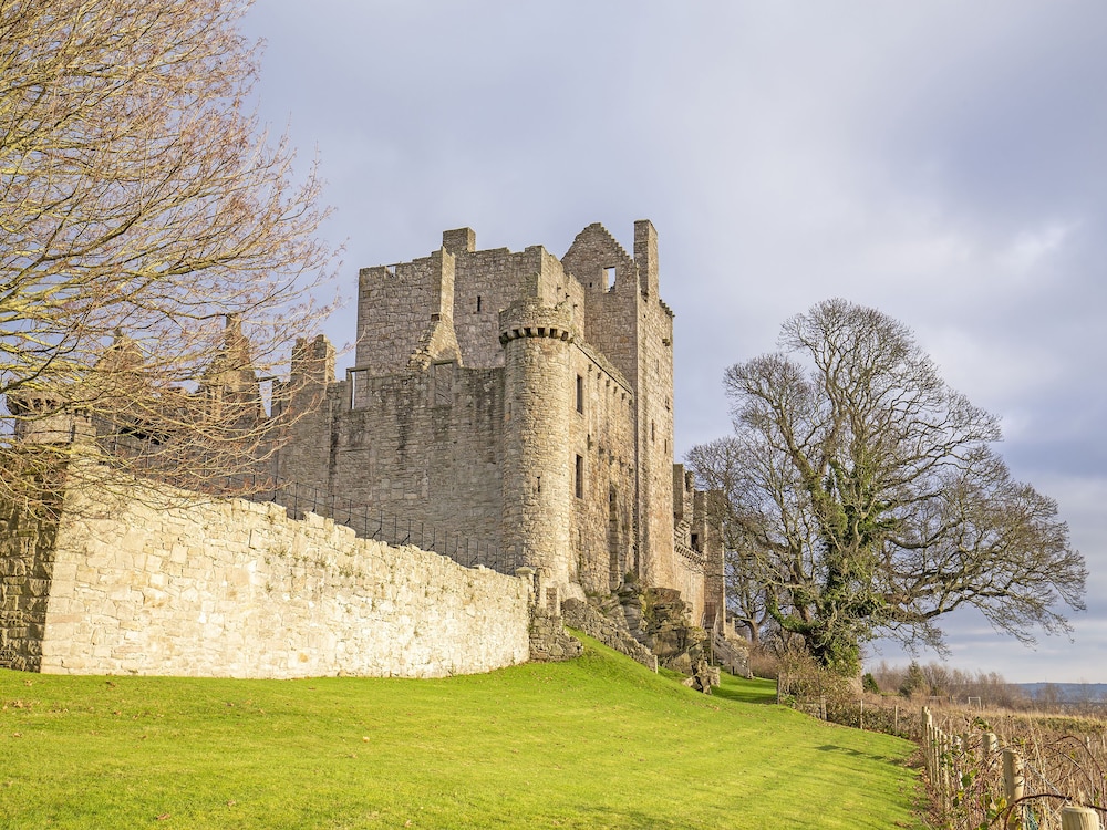 Napoli - Scozia, Regno Unito - Arden Guest House, Craigmillar Castle Edinburgh
Napoli - Scozia, Regno Unito - Arden Guest House, Craigmillar Castle Edinburgh