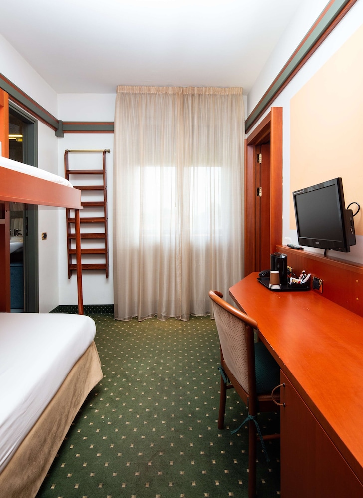 Catania - Busto Arsizio - Jet Hotel, Sure Hotel Collection by Best Western
Catania - Busto Arsizio - Jet Hotel, Sure Hotel Collection by Best Western
