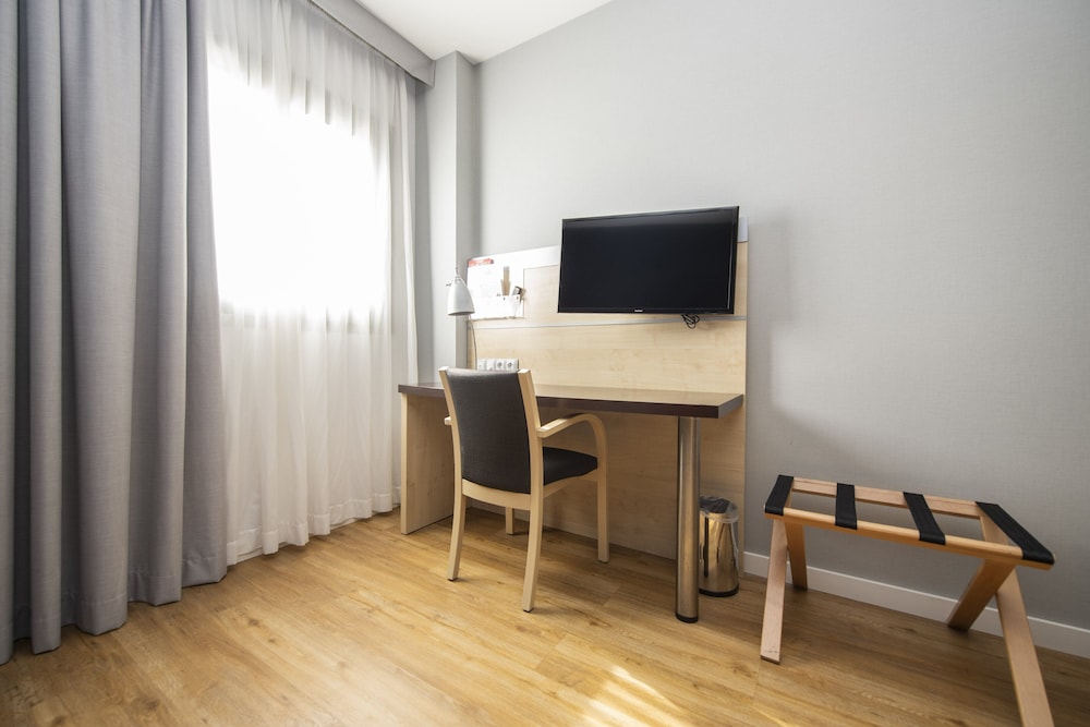 Torino - Barbera Del Valles - Holiday Inn Express Barcelona - Sant Cugat
Torino - Barbera Del Valles - Holiday Inn Express Barcelona - Sant Cugat