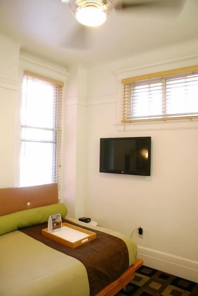 Roma - Oakland (CA) - The Mosser Hotel
