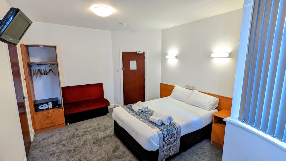 Napoli - Londra, Aeroporto di London Heathrow - SK Heathrow Hotel
Napoli - Londra, Aeroporto di London Heathrow - SK Heathrow Hotel
