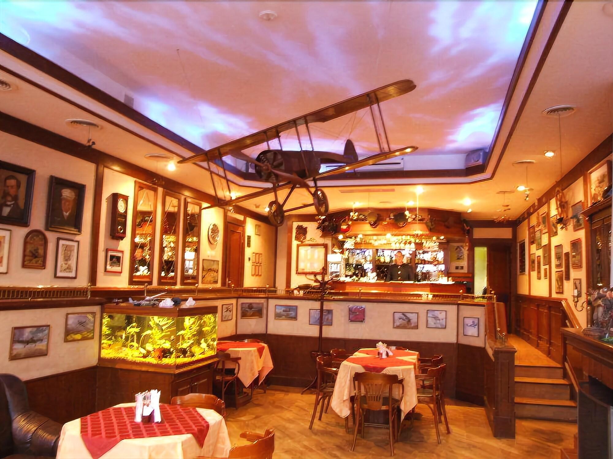 Milano - Babīte - Sky High Hotel Airport 200 meters from the terminal
Milano - Babīte - Sky High Hotel Airport 200 meters from the terminal