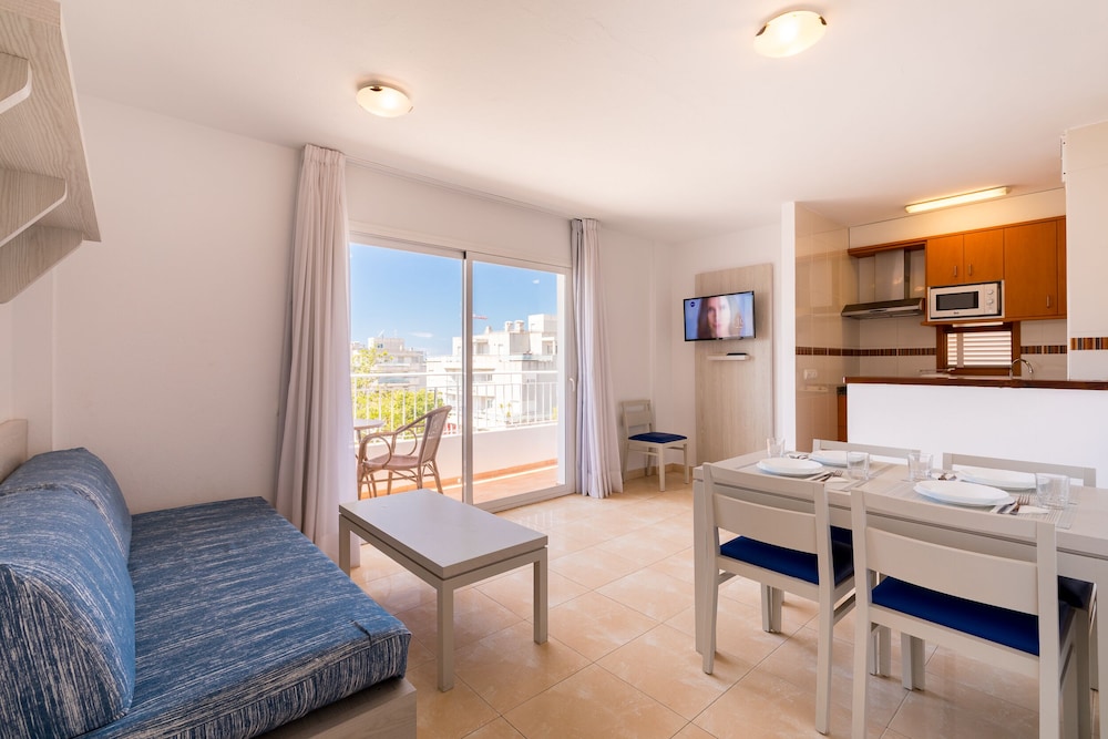 Napoli - Ses Salines, Ibiza - Apartamentos Avenida - MC Apartamentos Ibiza
Napoli - Ses Salines, Ibiza - Apartamentos Avenida - MC Apartamentos Ibiza