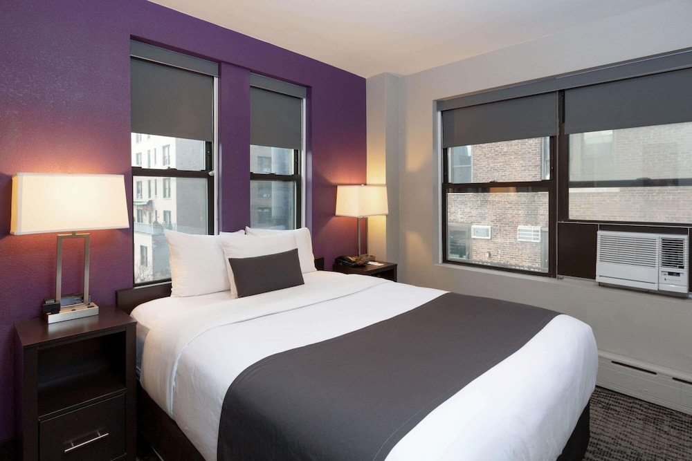 Roma - Long Island City - La Quinta By Wyndham New York City Central Park
Roma - Long Island City - La Quinta By Wyndham New York City Central Park