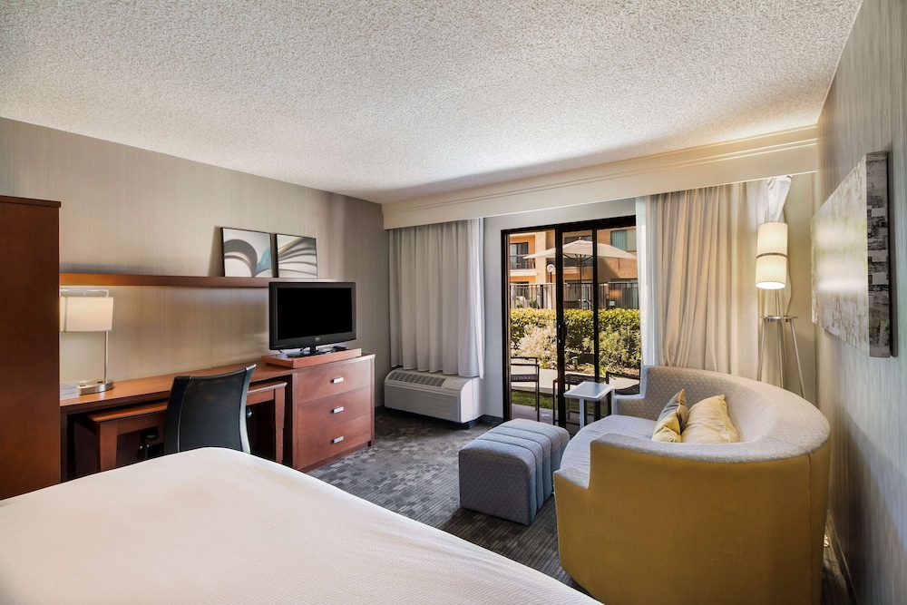 Milano - Huntington Beach - Sonesta Select Huntington Beach Fountain Valley
Milano - Huntington Beach - Sonesta Select Huntington Beach Fountain Valley