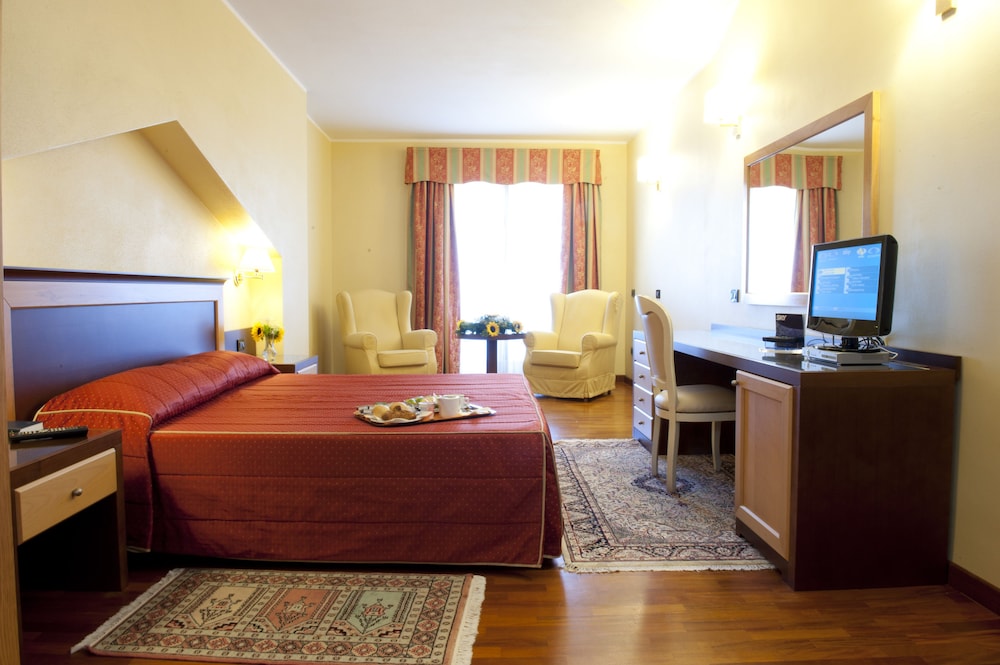 Milano - San Sperate - Hotel Grillo
Milano - San Sperate - Hotel Grillo