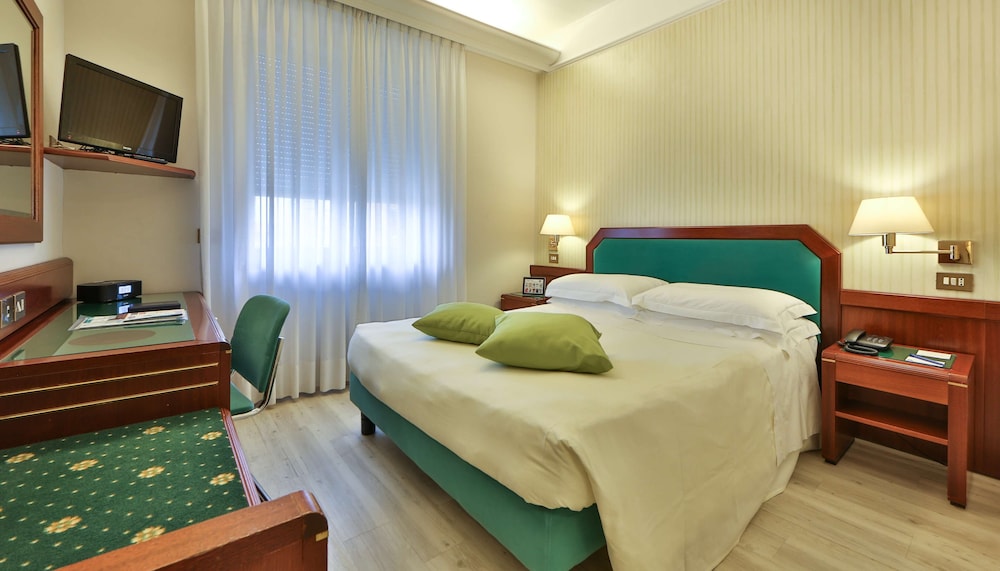 Bari - Cesano Boscone - Hotel Astoria, Sure Hotel Collection by Best Western
Bari - Cesano Boscone - Hotel Astoria, Sure Hotel Collection by Best Western