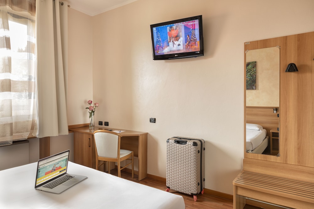 Bari - Verona - Hotel Postumia