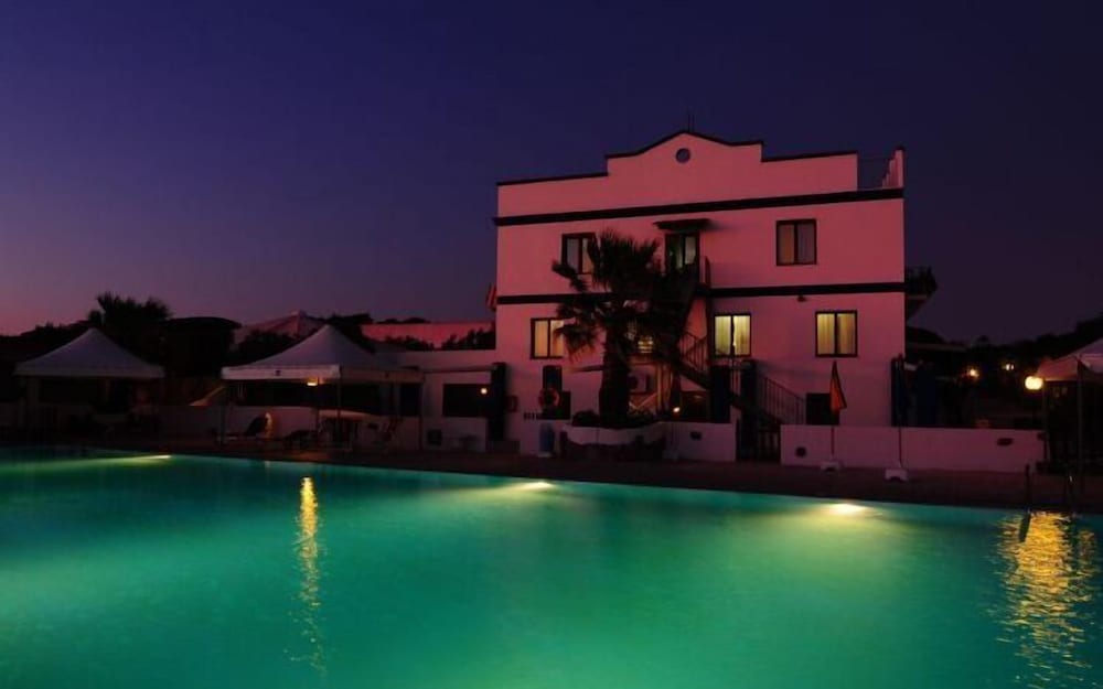 Milano - Sardegna Sud - Cagliari, Villasiumius, Costa Rei, Pula, Mare Italia - Hotel Stella Del Sud
Milano - Sardegna Sud - Cagliari, Villasiumius, Costa Rei, Pula, Mare Italia - Hotel Stella Del Sud