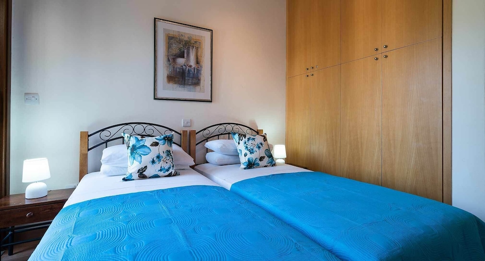 Torino - Kouklia - Lovely 2 bedroom Villa Kornos HG33 with private pool and golf course views, In the heart of Aphrodite Hills, near resort centre
Torino - Kouklia - Lovely 2 bedroom Villa Kornos HG33 with private pool and golf course views, In the heart of Aphrodite Hills, near resort centre