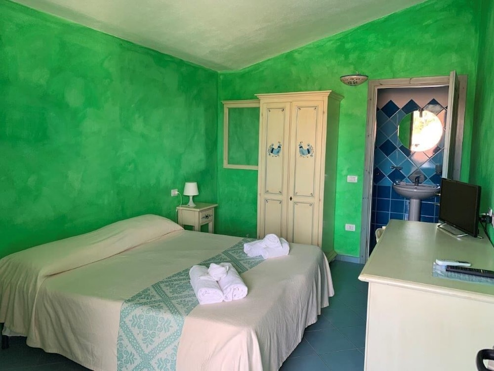 Napoli - Sardegna Nord - Alghero, Stintino e Castelsardo, Mare Italia - Hotel La Ciaccia
Napoli - Sardegna Nord - Alghero, Stintino e Castelsardo, Mare Italia - Hotel La Ciaccia