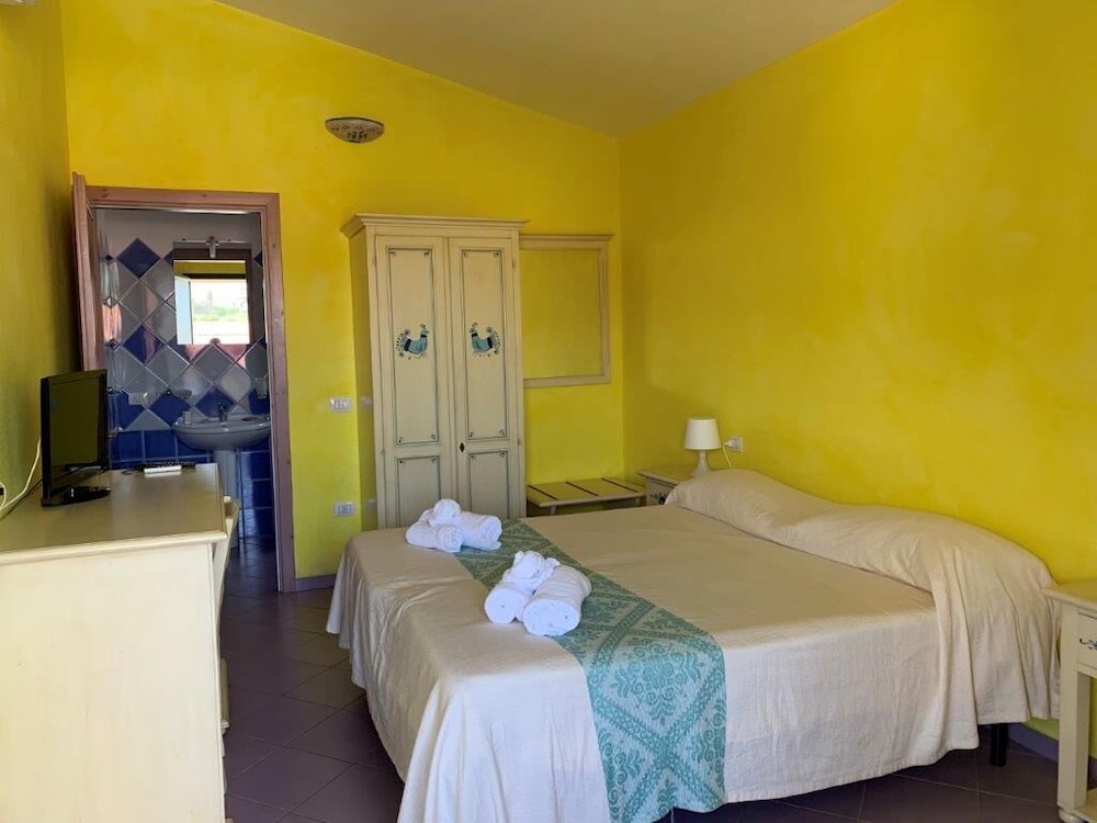 Torino - Sardegna Nord - Alghero, Stintino e Castelsardo, Mare Italia - Hotel La Ciaccia
Torino - Sardegna Nord - Alghero, Stintino e Castelsardo, Mare Italia - Hotel La Ciaccia