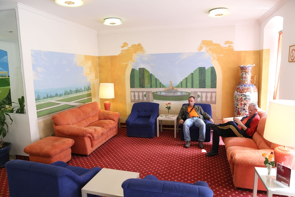 Milano - Vienna, Aeroporto Internazionale di Vienna - Garten- und Kunsthotel Gabriel City
Milano - Vienna, Aeroporto Internazionale di Vienna - Garten- und Kunsthotel Gabriel City