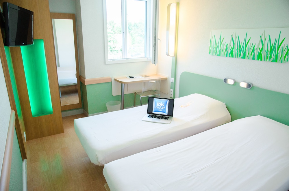 Roma - Aulnay-sous-Bois - ibis budget Aeroport Le Bourget Garonor
Roma - Aulnay-sous-Bois - ibis budget Aeroport Le Bourget Garonor