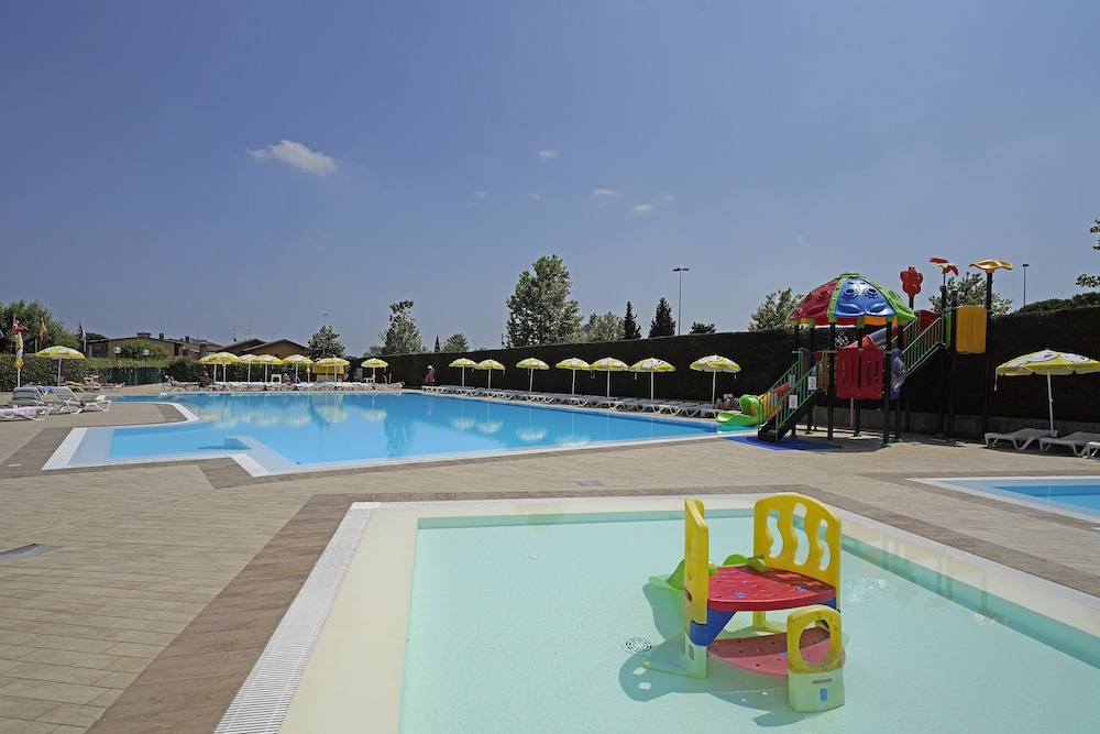 Napoli - Lago di Garda, Laghi Italia - Residence Villaggio Tiglio
Napoli - Lago di Garda, Laghi Italia - Residence Villaggio Tiglio