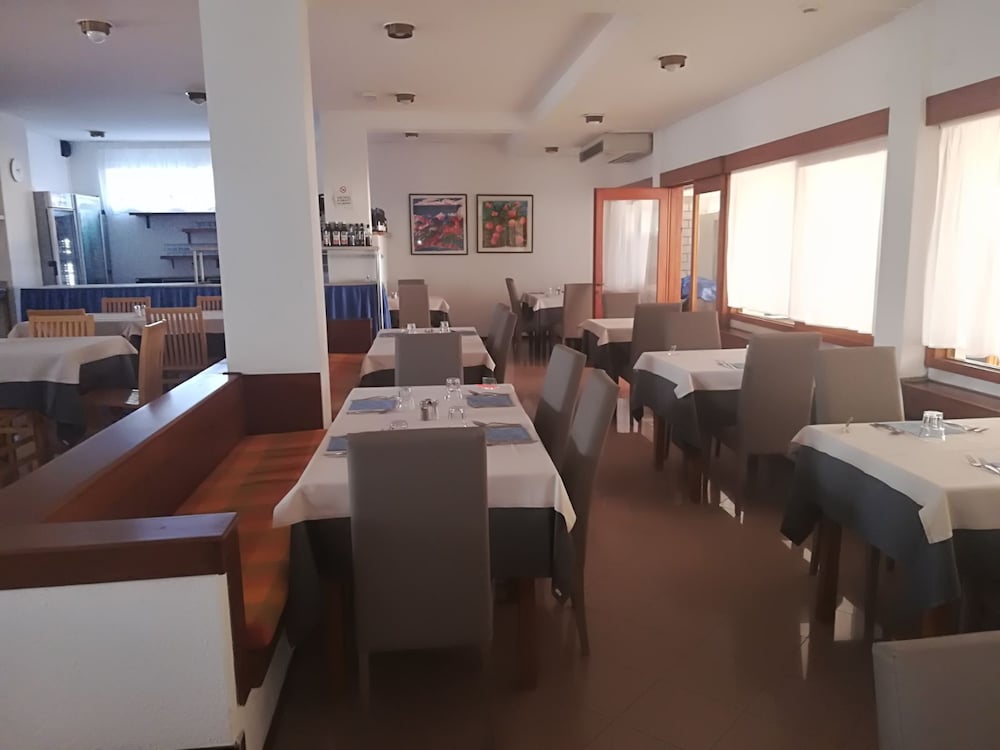 Napoli - Riviera Veneta e Lignano Sabbiadoro, Mare Italia - Hotel Ambra
Napoli - Riviera Veneta e Lignano Sabbiadoro, Mare Italia - Hotel Ambra