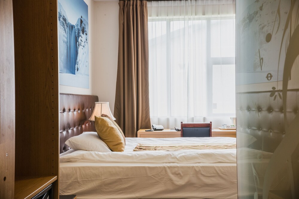 Milano - Reykjavik, Aeroporto di Keflavík - Hotel Jazz - By Keflavik Airport - Reykjavik - Iceland
Milano - Reykjavik, Aeroporto di Keflavík - Hotel Jazz - By Keflavik Airport - Reykjavik - Iceland
