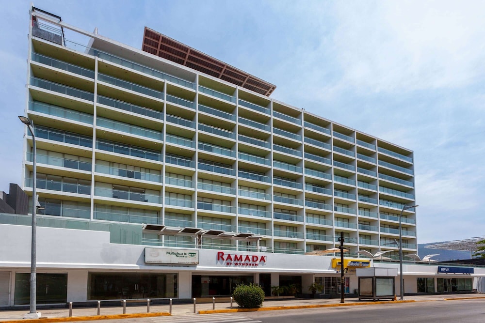 Milano - Acapulco - Ramada By Wyndham Acapulco Hotel & Suites