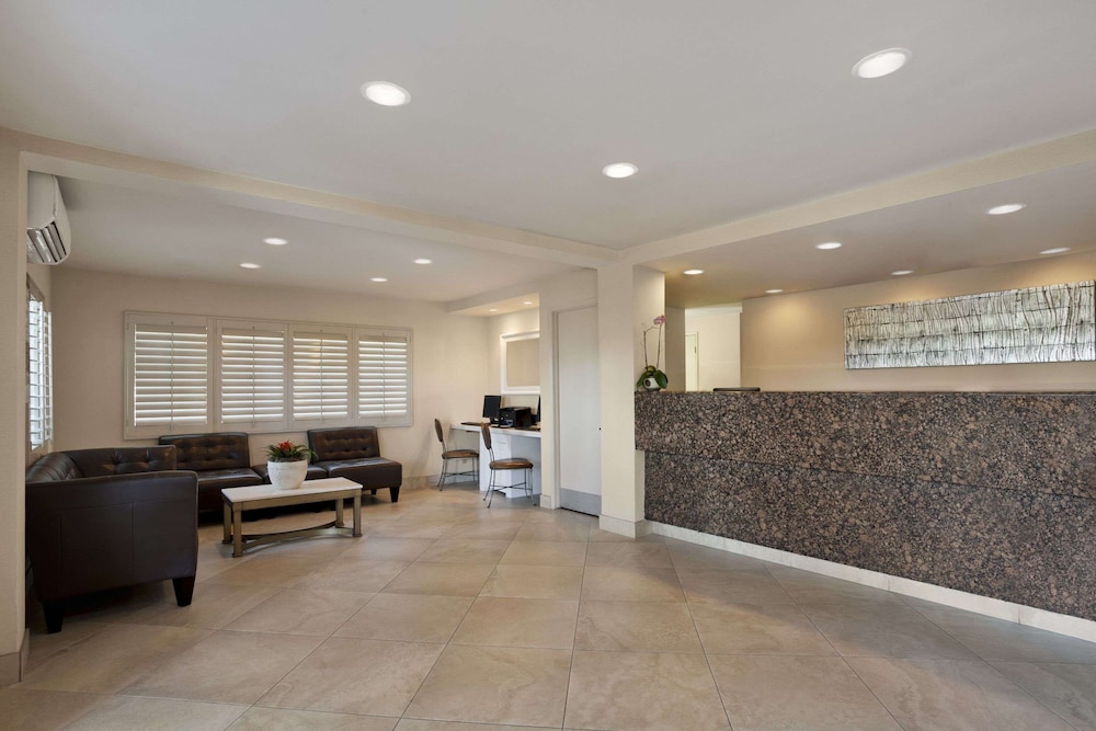 Milano - San Diego - Days Inn By Wyndham San Diego Hotel Circle Near Seaworld
Milano - San Diego - Days Inn By Wyndham San Diego Hotel Circle Near Seaworld
