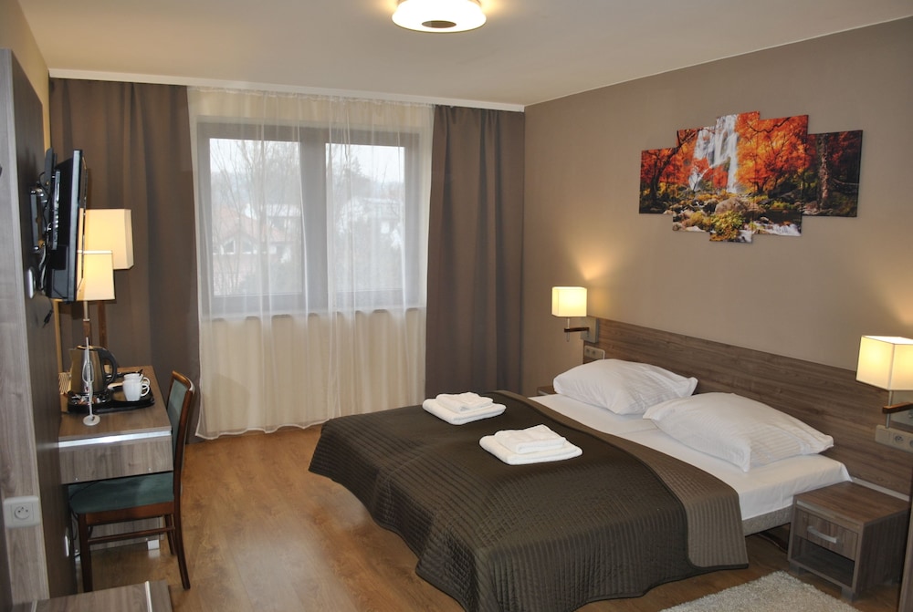 Pescara - Cracovia, Aeroporto Giovanni Paolo II - Balice - Hotel Zakliki
Pescara - Cracovia, Aeroporto Giovanni Paolo II - Balice - Hotel Zakliki