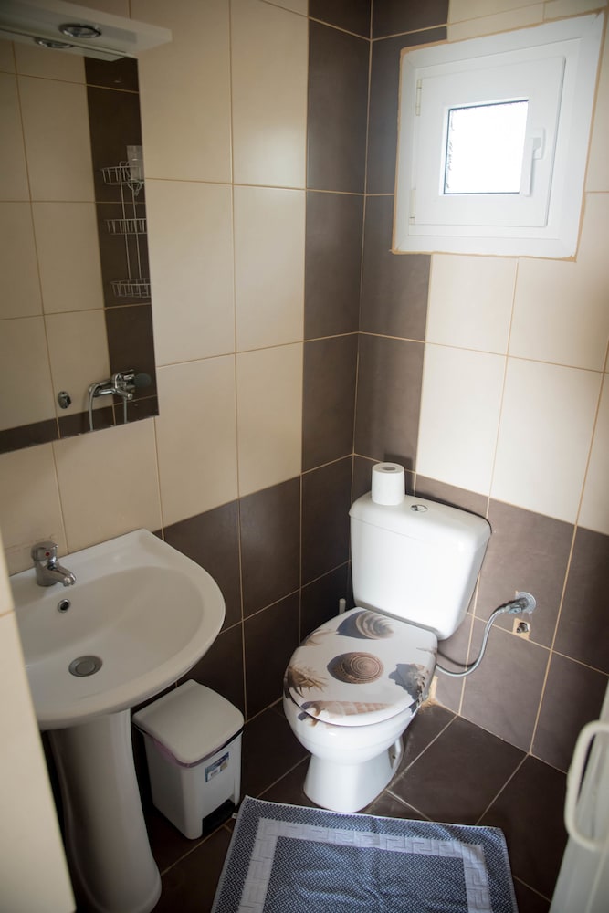 Venezia - Nikiti - On the wave studios Spitakia sto kyma 
Venezia - Nikiti - On the wave studios Spitakia sto kyma