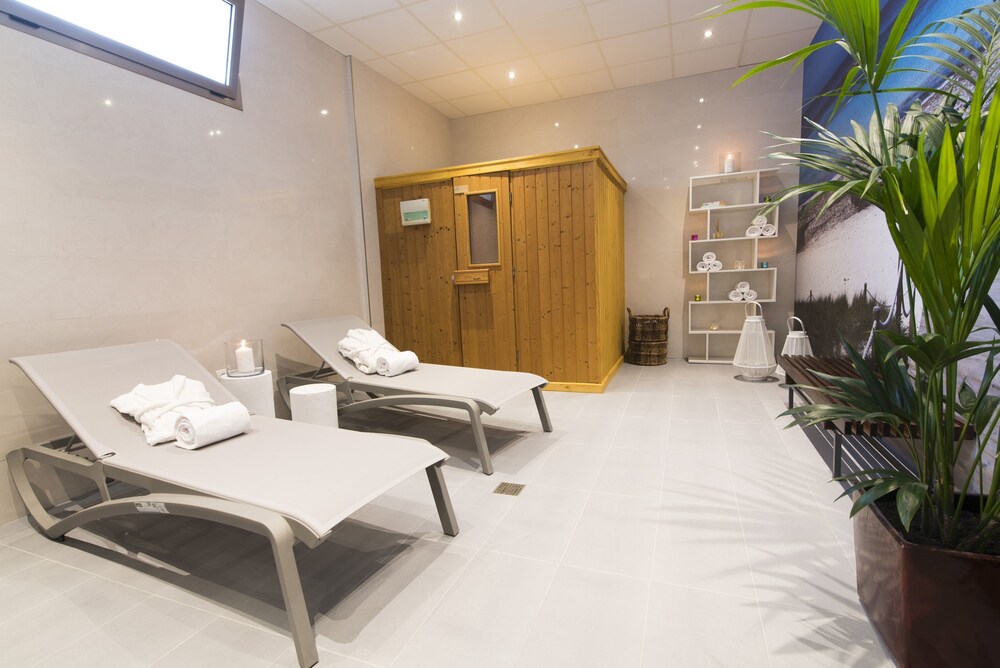 Catania - Ibiza, Isole Baleari - azuLine Hotel Pacific
Catania - Ibiza, Isole Baleari - azuLine Hotel Pacific