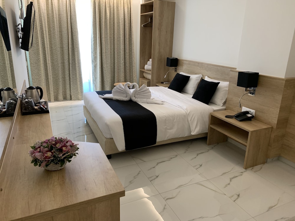 Napoli - Kokkíni Khánion - Marvel Deluxe Rooms