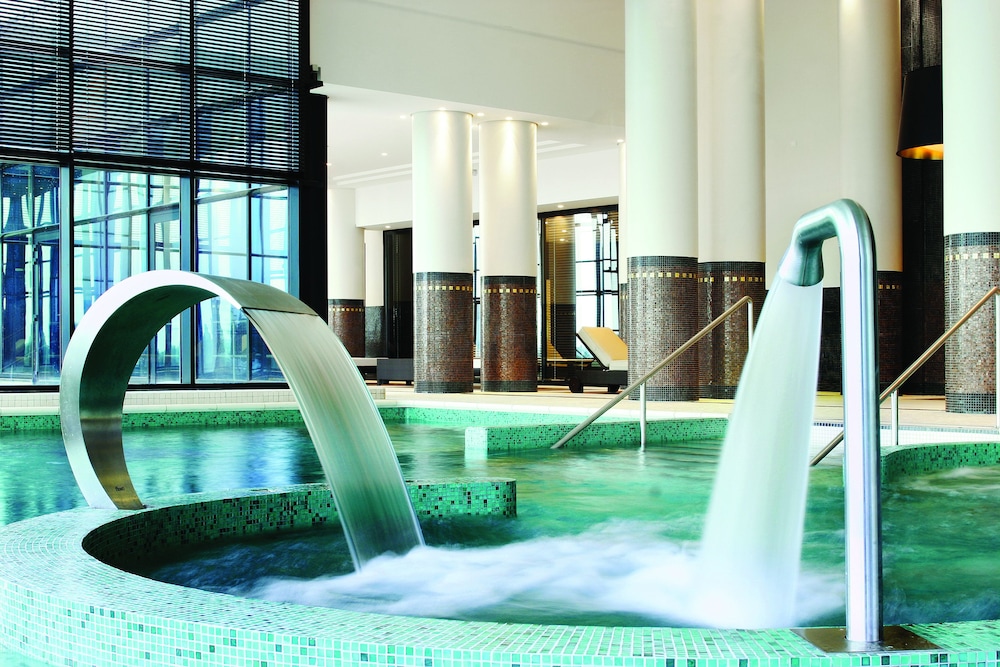 Milano - Courbevoie - Hôtel Barrière le Grand Hôtel Enghien-les-Bains
Milano - Courbevoie - Hôtel Barrière le Grand Hôtel Enghien-les-Bains