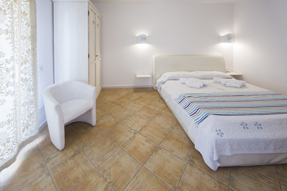 Roma - Sardegna Est - Olbia, Costa Smeralda, San Teodoro, Mare Italia - Olbia City Hotel
Roma - Sardegna Est - Olbia, Costa Smeralda, San Teodoro, Mare Italia - Olbia City Hotel