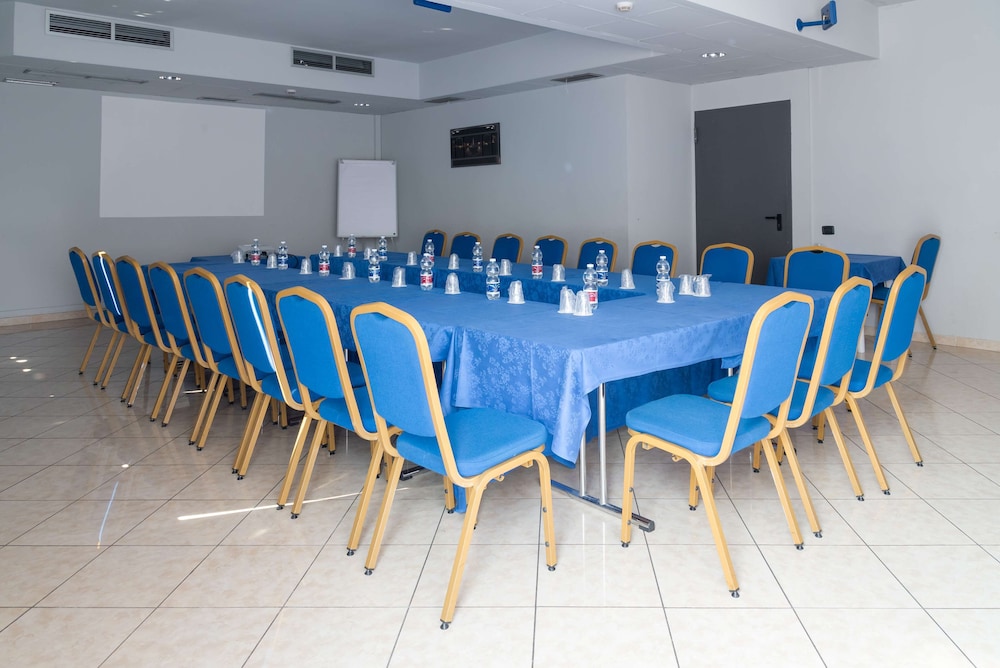 Catania - Venaria Reale - Blu Hotel - Sure Hotel Collection by Best Western
Catania - Venaria Reale - Blu Hotel - Sure Hotel Collection by Best Western