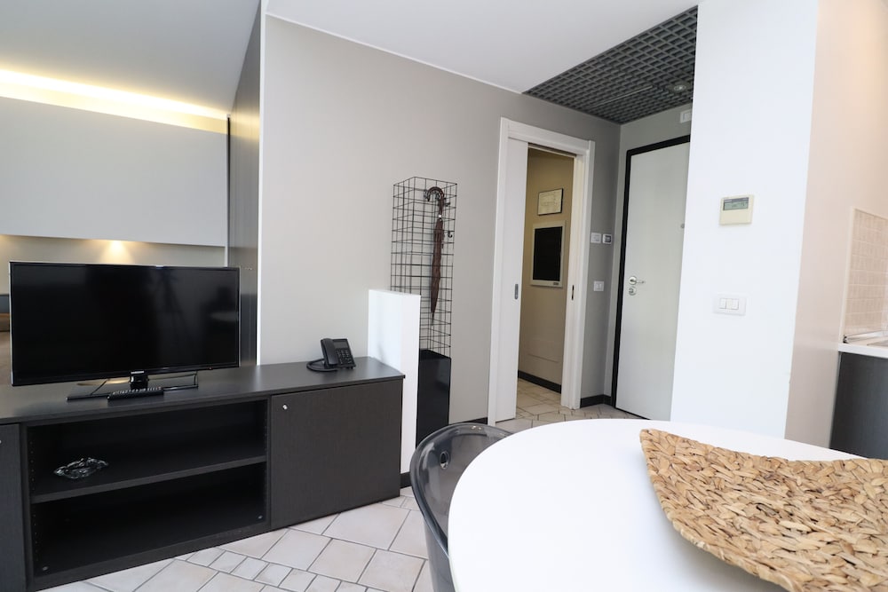 Genova - Dormelletto - CasAlbergo - Superior Lake Apartments by LVG Hotel Collection
Genova - Dormelletto - CasAlbergo - Superior Lake Apartments by LVG Hotel Collection