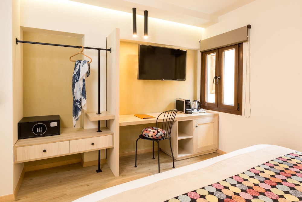 Verona - Creta Est - Heraklion, Rethymno, Agios Nikolaos, Grecia - Cressa Suites - Adults Only
Verona - Creta Est - Heraklion, Rethymno, Agios Nikolaos, Grecia - Cressa Suites - Adults Only