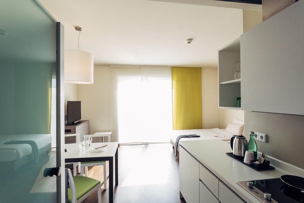 Bari - Linz - harry’s home hotel & apartments 
Bari - Linz - harry’s home hotel & apartments