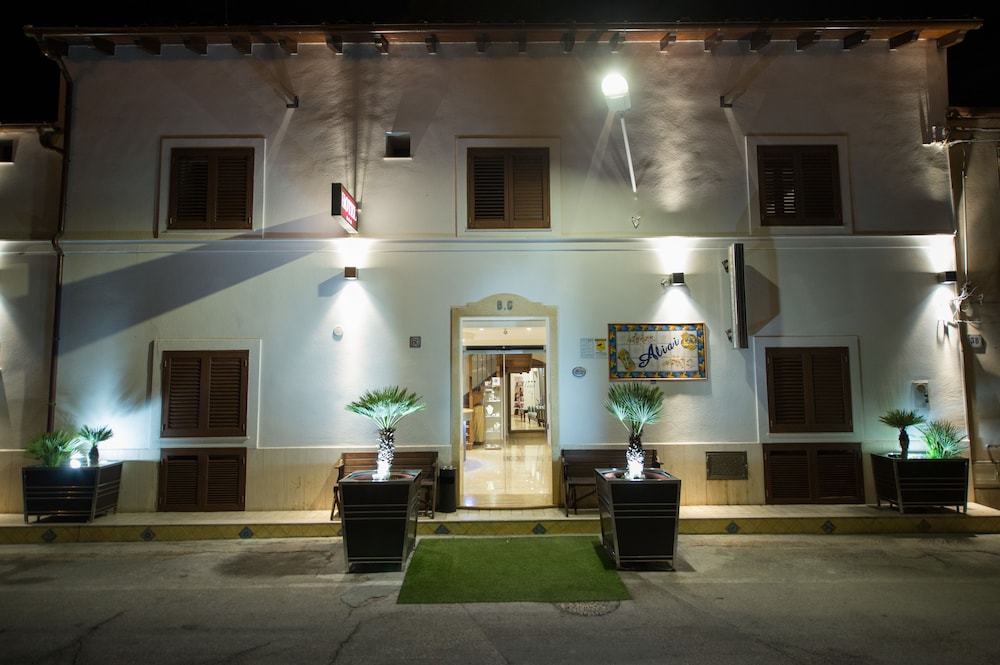Milano - Sicilia Ovest - Palermo, Cefalù,Trapani, San Vito, Mare Italia - Hotel Aliai
Milano - Sicilia Ovest - Palermo, Cefalù,Trapani, San Vito, Mare Italia - Hotel Aliai