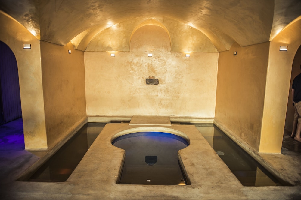 Bologna - Pantelleria - Cossyra Hotel
Bologna - Pantelleria - Cossyra Hotel