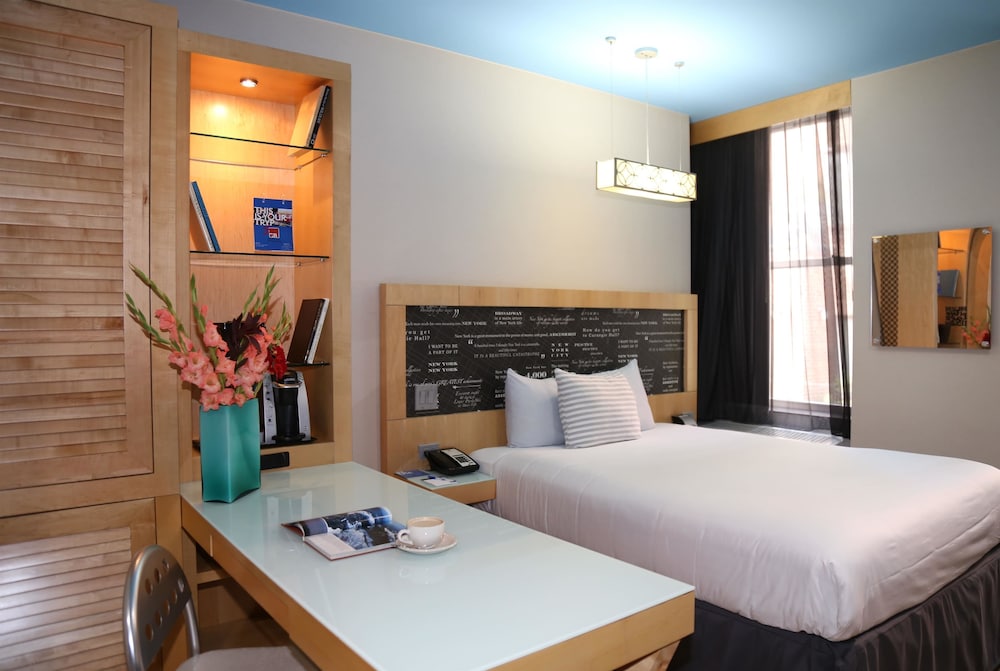 Roma - Long Island City - Tryp by Wyndham New York City Times Square South
Roma - Long Island City - Tryp by Wyndham New York City Times Square South