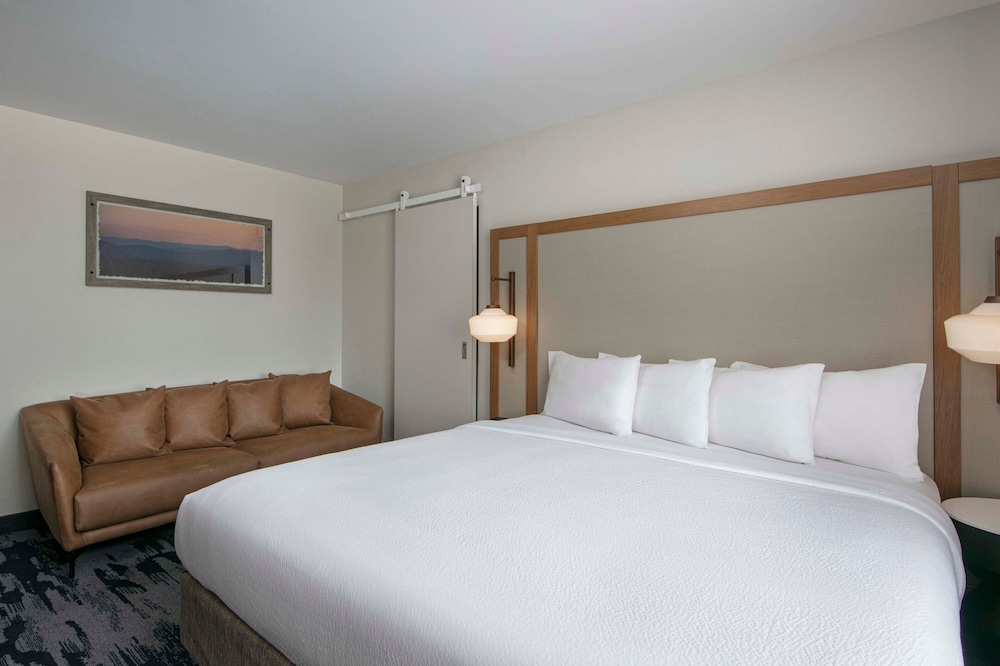 Lamezia Terme - New York - Aeroporto JFK - Fairfield Inn by Marriott JFK Airport
Lamezia Terme - New York - Aeroporto JFK - Fairfield Inn by Marriott JFK Airport