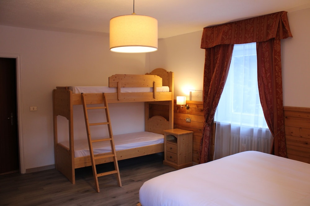 Lamezia Terme - Val di Fassa, Montagna Italia - Hotel Rododendro Val di Fassa
Lamezia Terme - Val di Fassa, Montagna Italia - Hotel Rododendro Val di Fassa