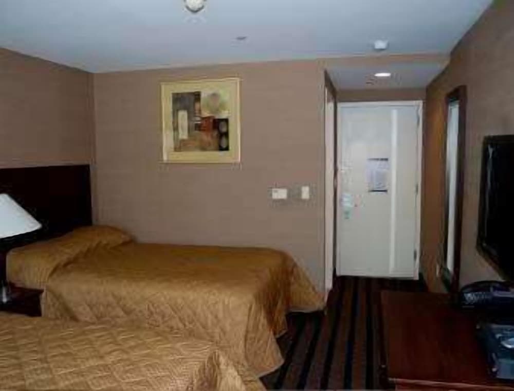 Venezia - New York - Aeroporto La Guardia - Days Inn By Wyndham Bronx Near Stadium
Venezia - New York - Aeroporto La Guardia - Days Inn By Wyndham Bronx Near Stadium