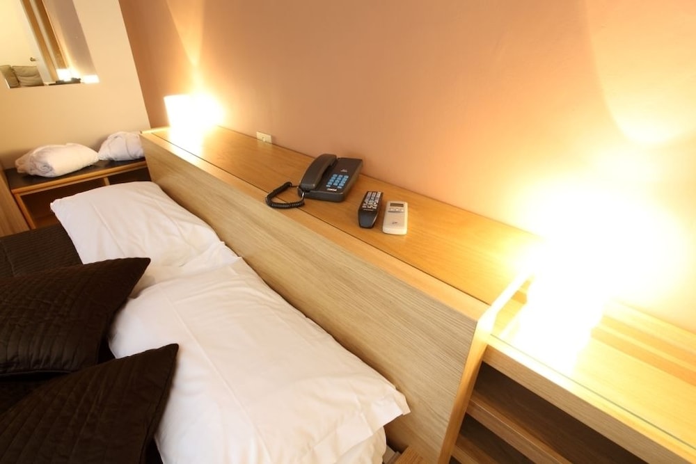 Bologna - Sicilia Ovest - Palermo, Cefalù,Trapani, San Vito, Mare Italia - Hotel Del Viale
Bologna - Sicilia Ovest - Palermo, Cefalù,Trapani, San Vito, Mare Italia - Hotel Del Viale